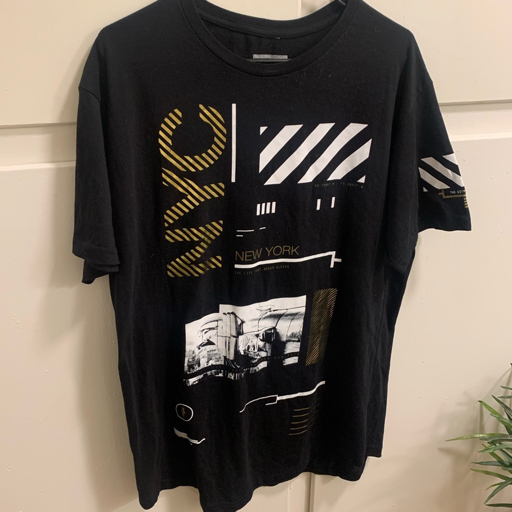Sean John T-shirt.